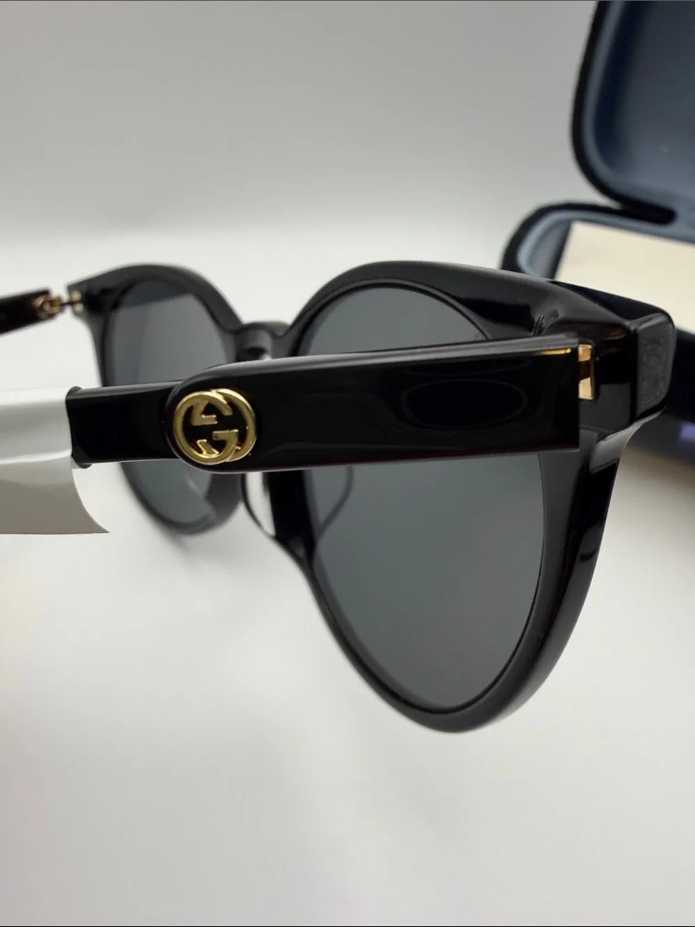 NEW Gucci  Black Round-Edge Sleek Sunglasses - Picture 7 of 10